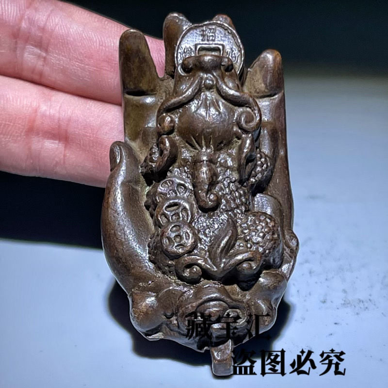 Vintage Collectible Ornaments - Ancienne collection, pendentif porte-bonheur Pixiu en